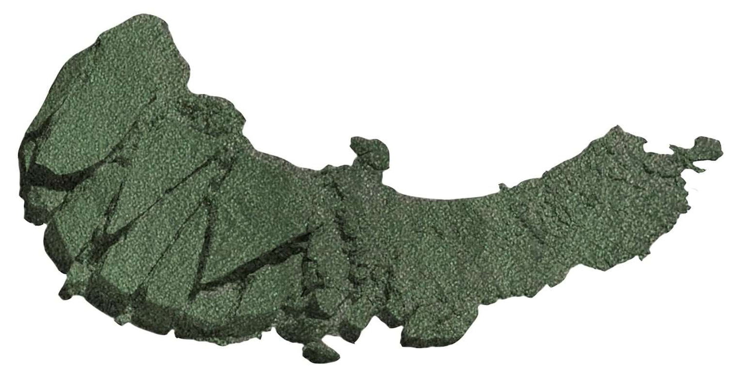 Ultra-pigmented green eyeshadow powder with silky texture and Vitamin E for long-lasting, vibrant eye color.