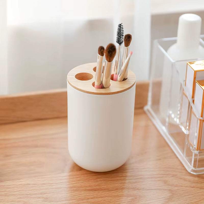 Minimalist bamboo toothbrush holder for bathroom decoration and organization