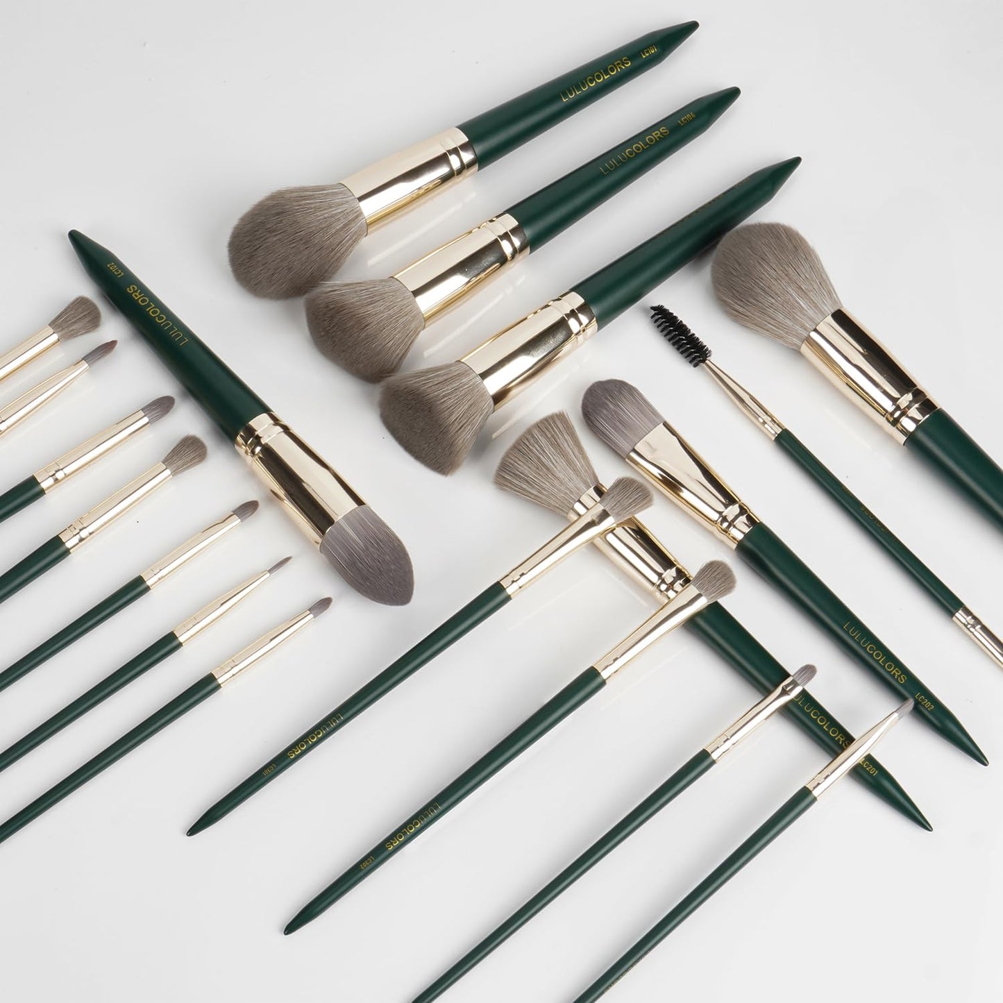 18-Piece Makeup Brush Set with Holder Case – Complete Professional Brush Collection for Flawless Makeup Application -Soft Bristles (Green)