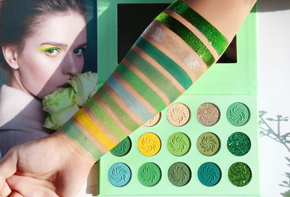 Green Eyeshadow Palette, Green Glitter Eyeshadow Highly Pigmented, Forest Emerald Green Christmas Makeup Palettes, Yellow Lime Grass Grinch Green Makeup Eye Shadow Pallet 15 Color